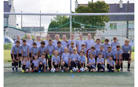 C’est parti pour les stages de foot à l’AS Plouvien ! ⚽🔥
